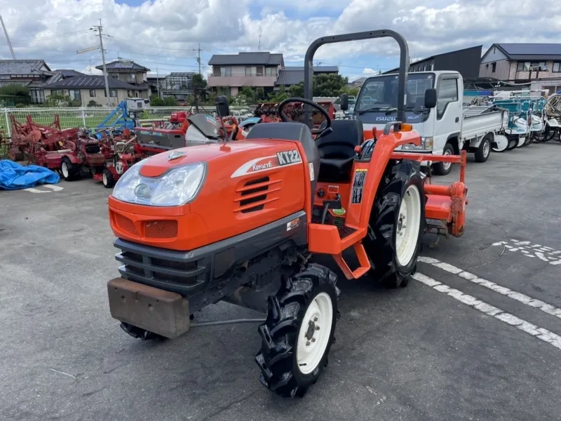 福岡県 大川市  クボタ　トラクター 