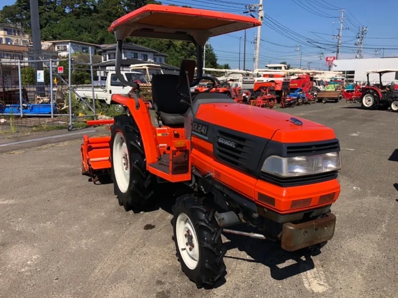  山形県 酒田市  クボタ　トラクター