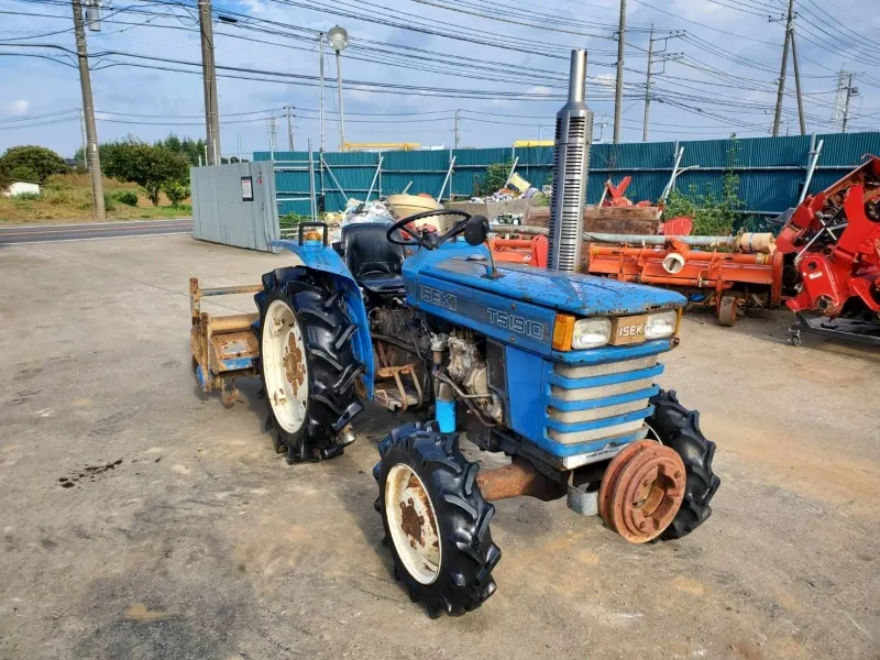 群馬県 みどり市  イセキ　トラクター 