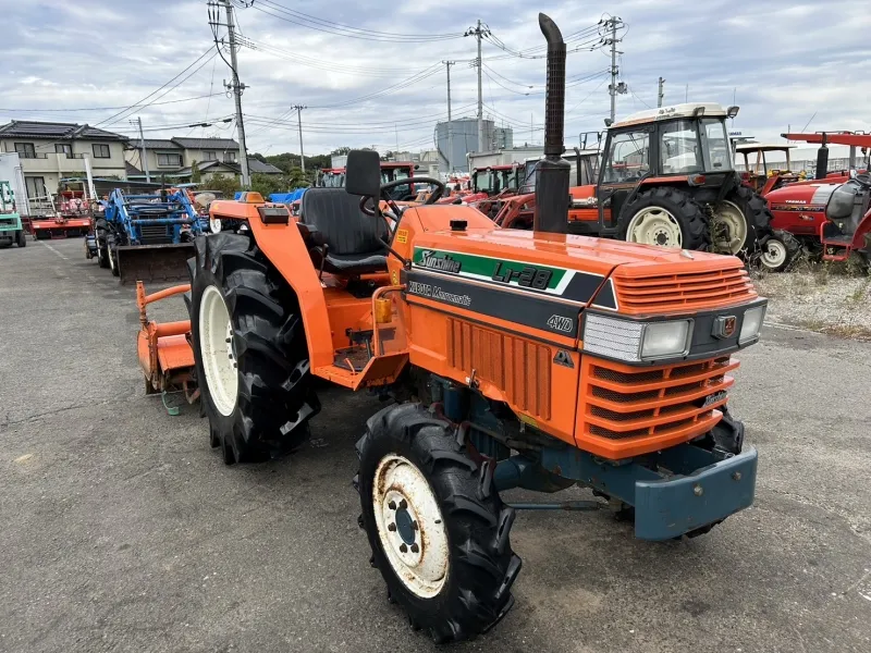 福島県 二本松市  クボタ　トラクター