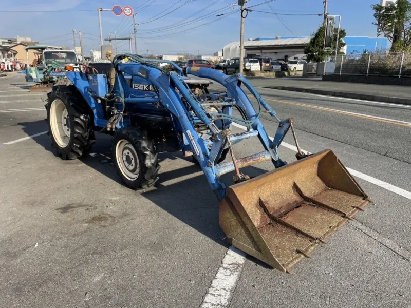 熊本県 南阿蘇市  イセキ   トラクター  