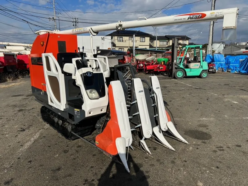 宮城県 黒川郡大郷町  クボタ   コンバイン 