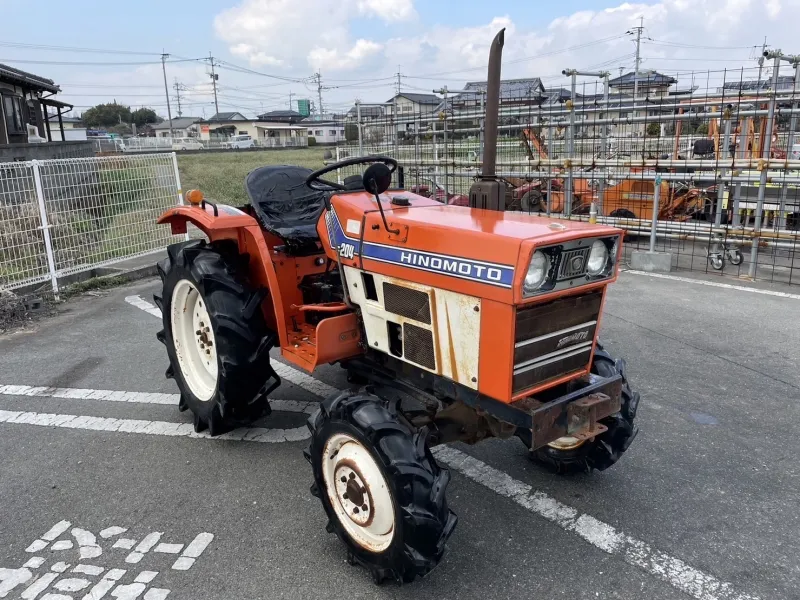 熊本県 阿蘇郡西原村   ヒノモト　トラクター