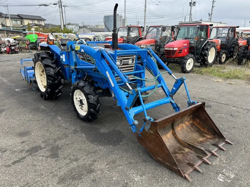 福島県 福島市  イセキ  トラクター 