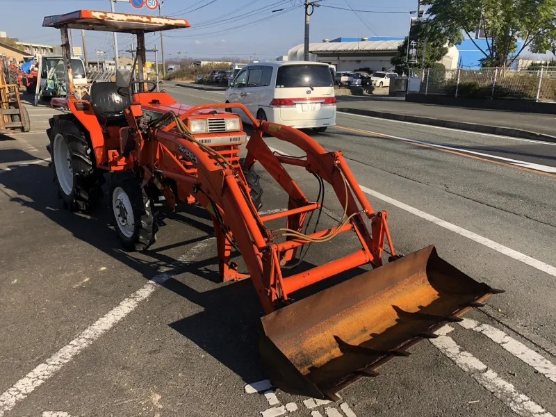 福岡県 みやま市   クボタ  トラクター