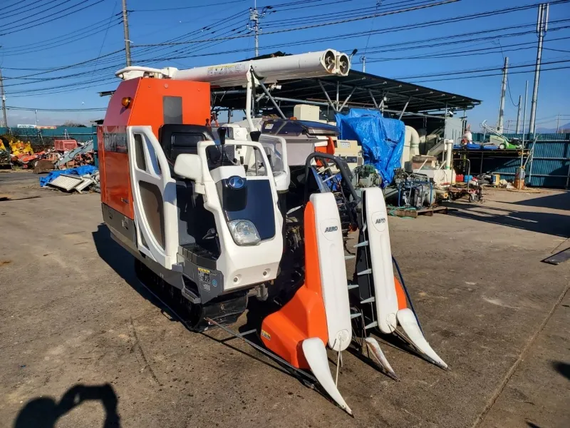 茨城県 東茨城郡城里町  クボタ　 コンバイン 