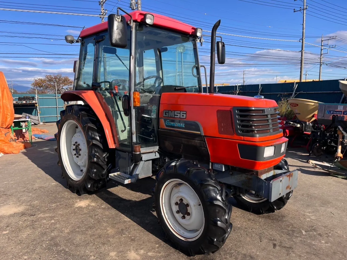 埼玉県 行田市 クボタ トラクター