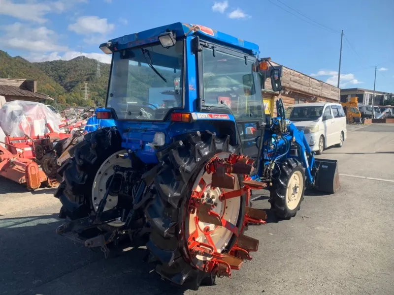 兵庫県 三木市  イセキ　トラクター 