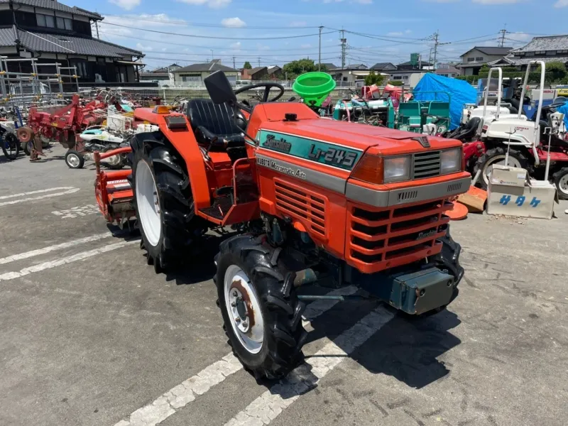 佐賀県 三養基郡上峰町  クボタ　トラクター