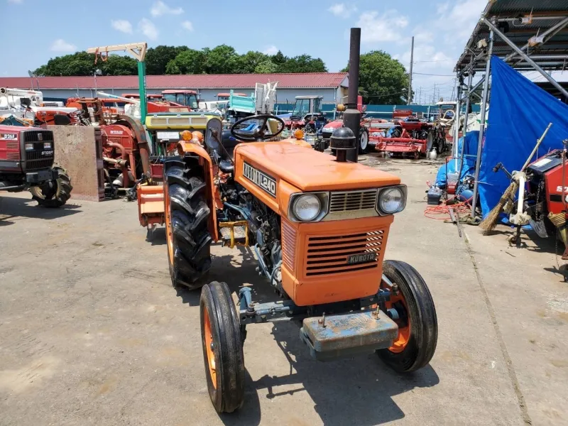 茨城県 高萩市  クボタ　トラクター