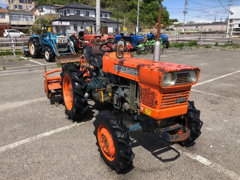 山形県 南陽市  クボタ　トラクター