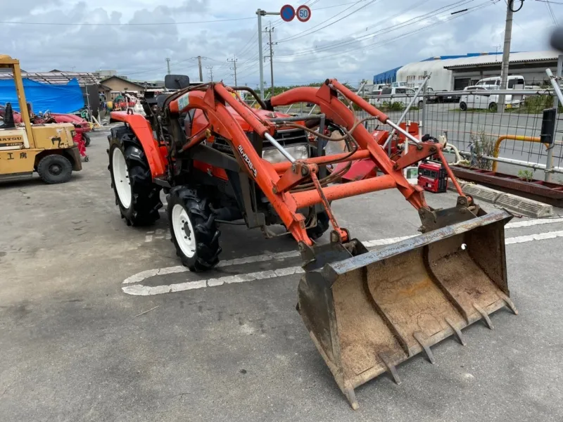 長崎県 佐世保市  クボタ　トラクター