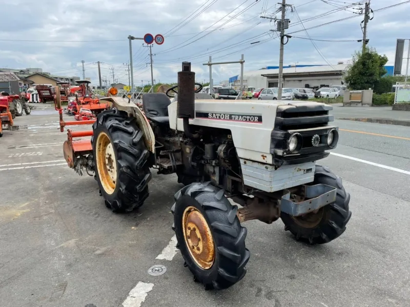 佐賀県 三養基郡みやき町 サトウ　トラクター 