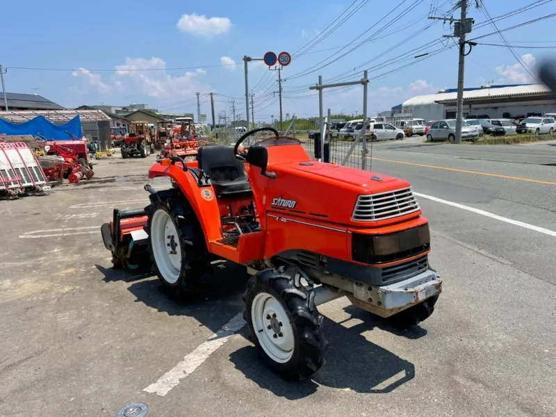 佐賀県 多久市  クボタ　トラクター