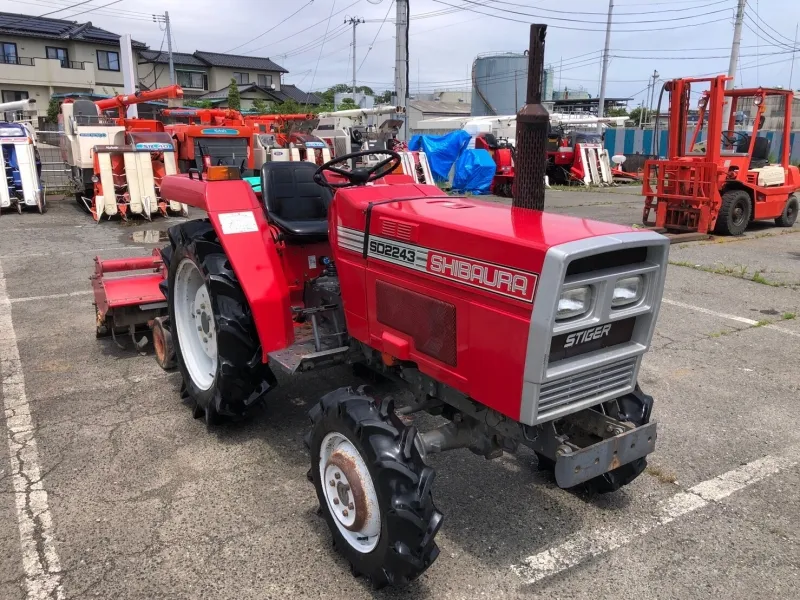 大分県 玖珠郡玖珠町  シバウラ　トラクター