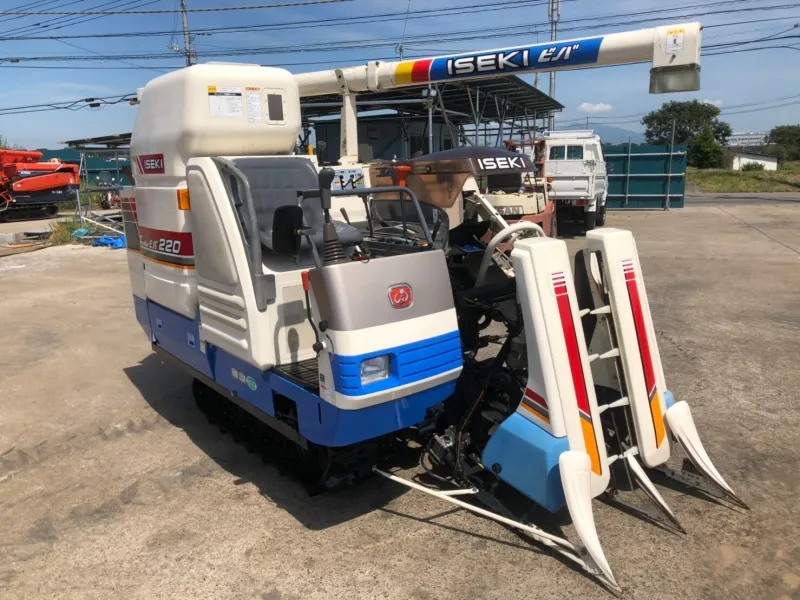  群馬県 沼田市 イセキ    コンバイン