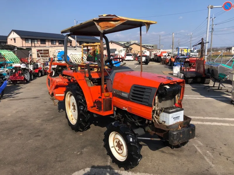 熊本県 熊本市南区  クボタ    トラクター