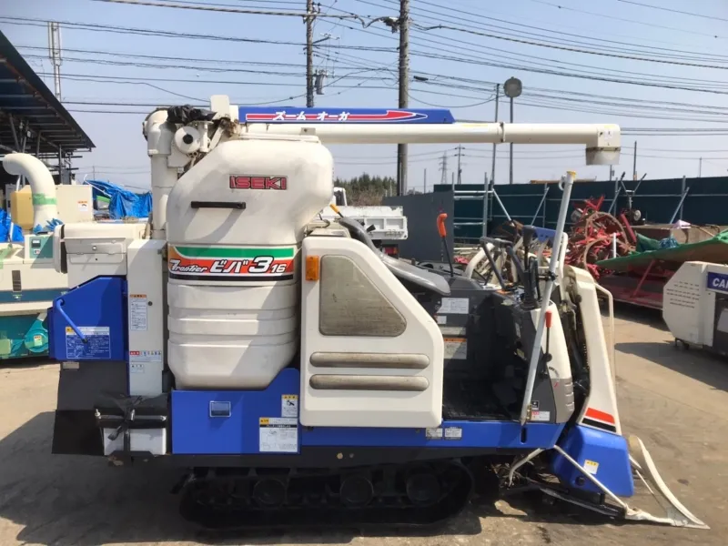  埼玉県 北葛飾郡松伏杉戸 イセキ    コンバイン