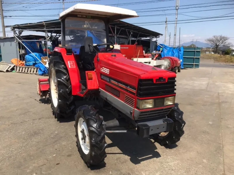  茨城県 那珂市 シバウラ   トラクター