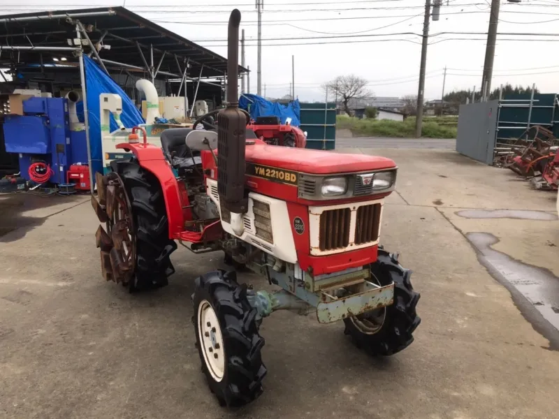 埼玉県 坂戸市 ヤンマー    トラクター